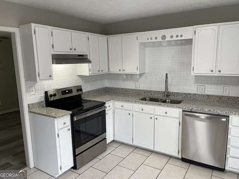 859 Park Pl NE #A — Photo 3
