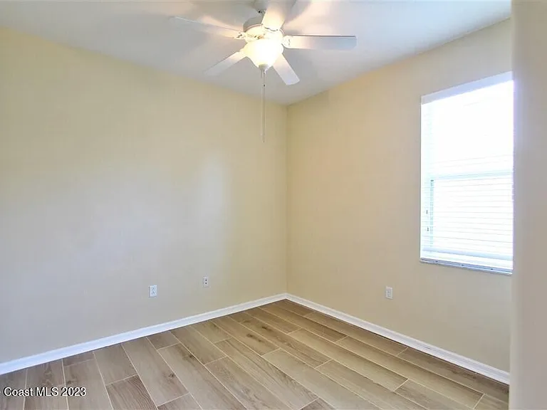 5834 Trieda Dr — Photo 15