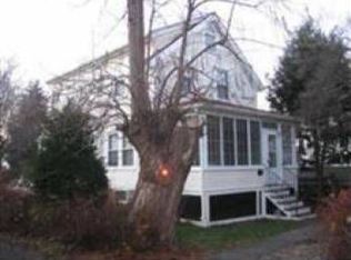 7 Chestnut St #R, Woburn, MA 01801