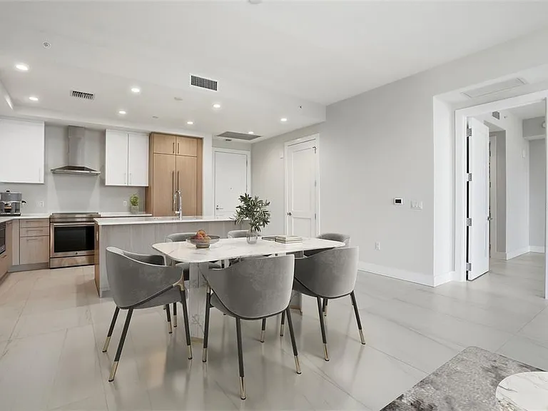 275 1st Ave S #1008 — Photo 14