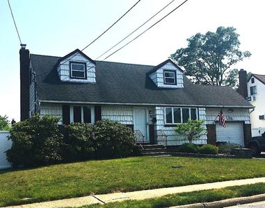 30 McKinley Ave, Farmingdale, NY, 11735
