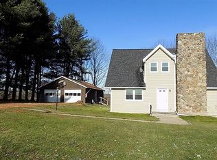 17 Stanley Dr, Waymart, PA 18472