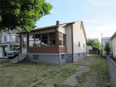 1st image of 695 Adams Ave