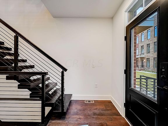 3rd image of 512 Riverfront Ln