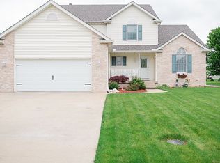 46 View Cir, Oreana, IL 62554