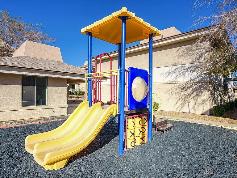 Coronado Glen Apartments — Photo 20