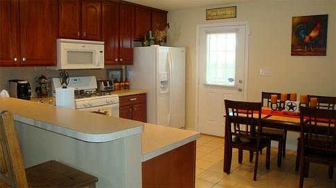 Kitchen/Dining Area