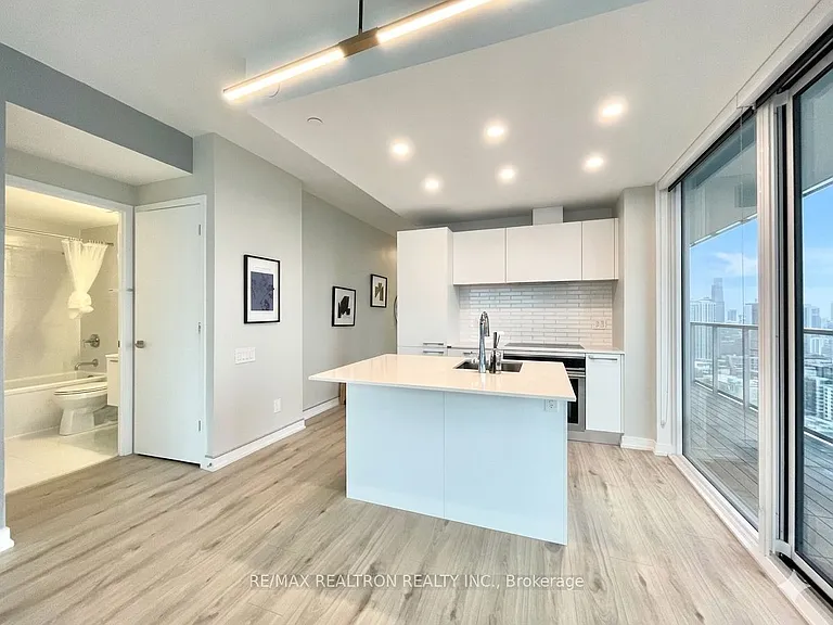 3 Gloucester St #4601 — Photo 9