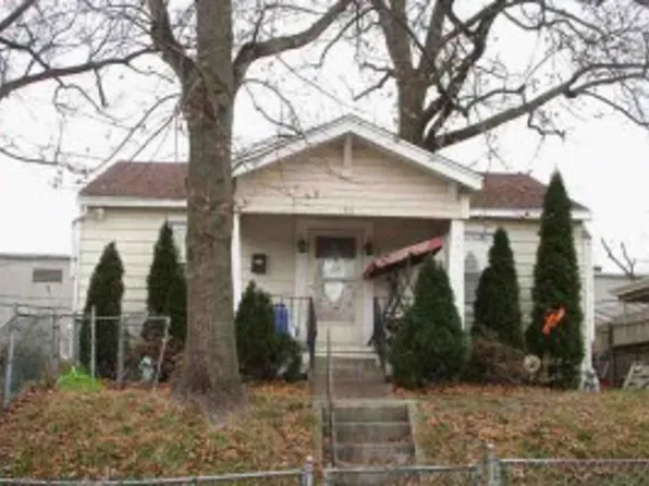 106 Alcock Rd, Baltimore, MD 21221