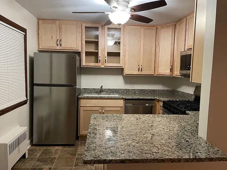 5171 N Santa Monica Blvd — Photo 17