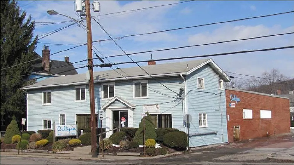 300 New Castle St photo 1