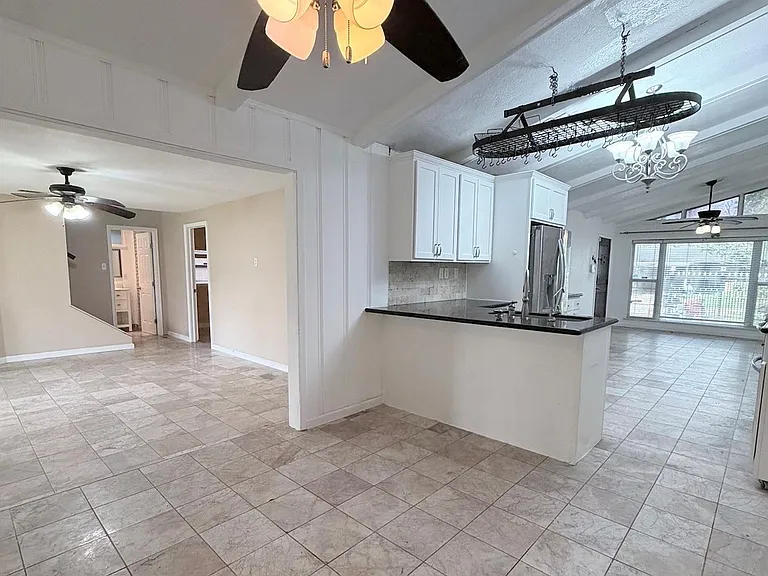 618 Sulphur St — Photo 10