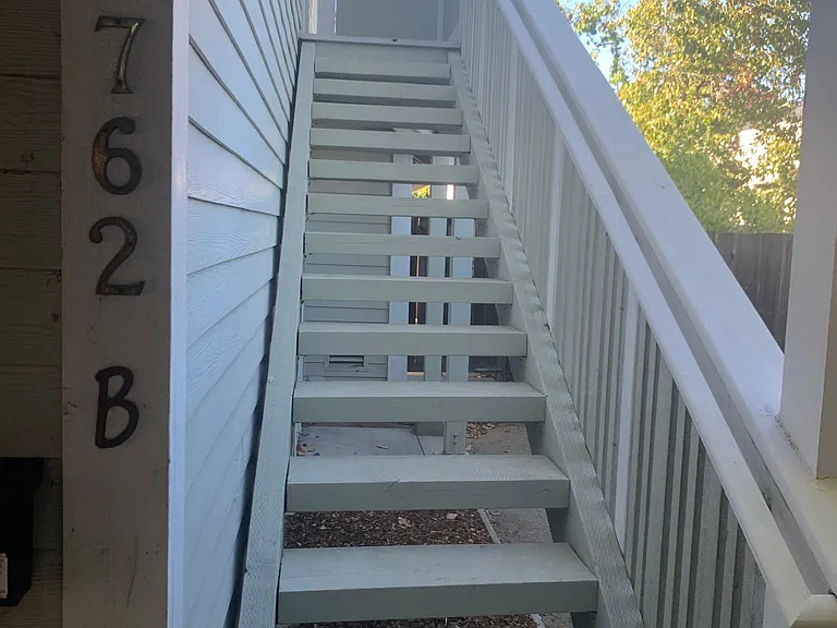 762 High St #B — Photo 1