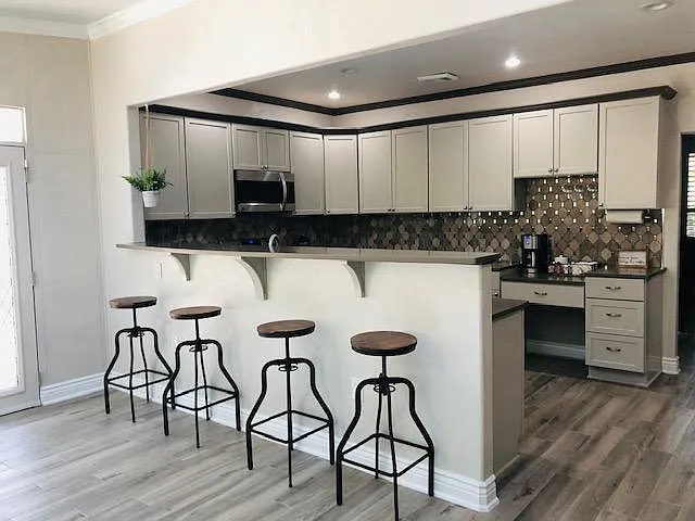 Nice breakfast bar area