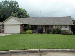 402 Garland St, Moore, OK 73160