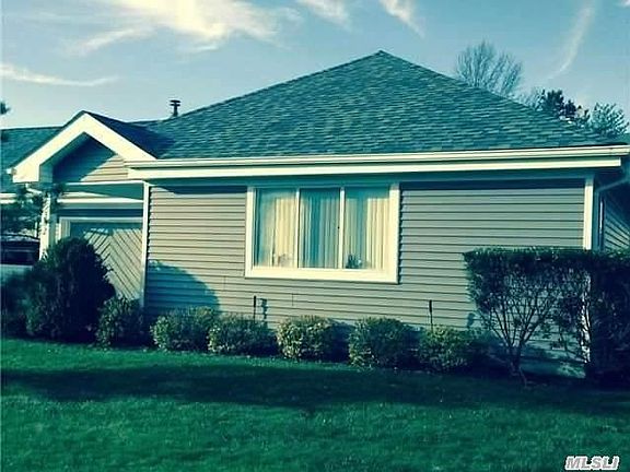 3rd image of 352 Seabreeze Ct
