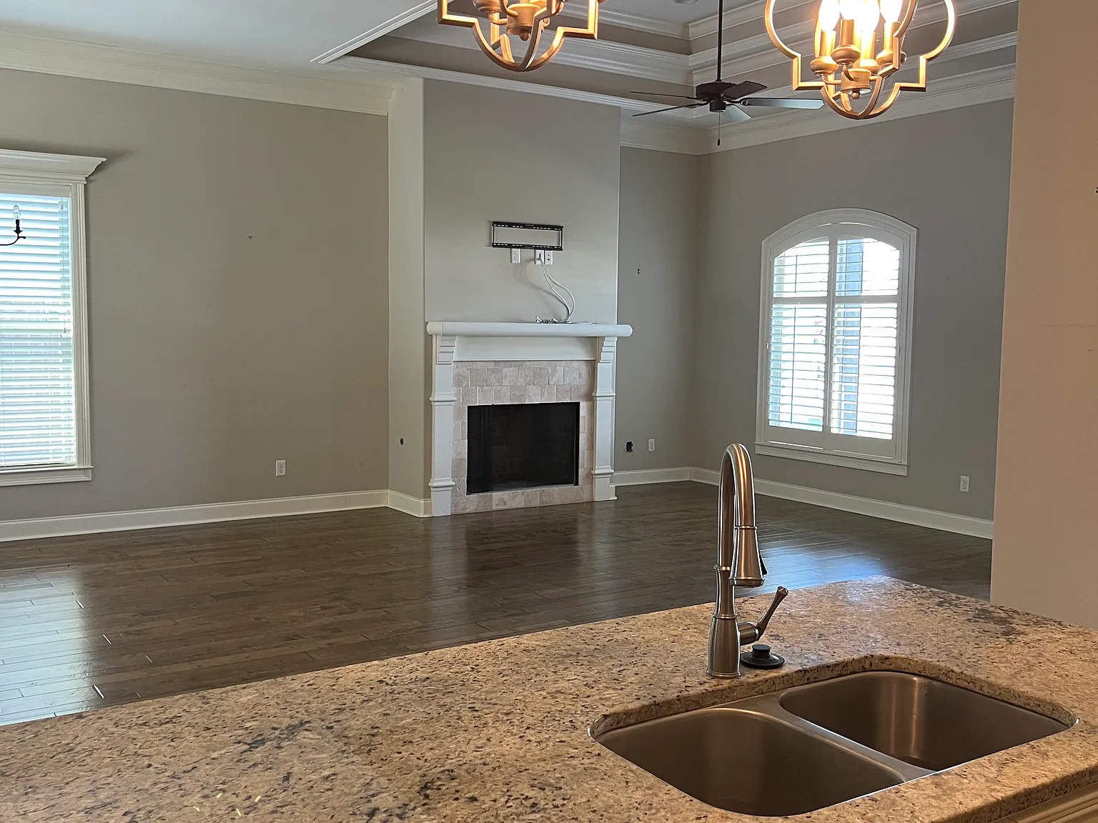 3 bed, 1811 sqft, $2,295 — Photo 4