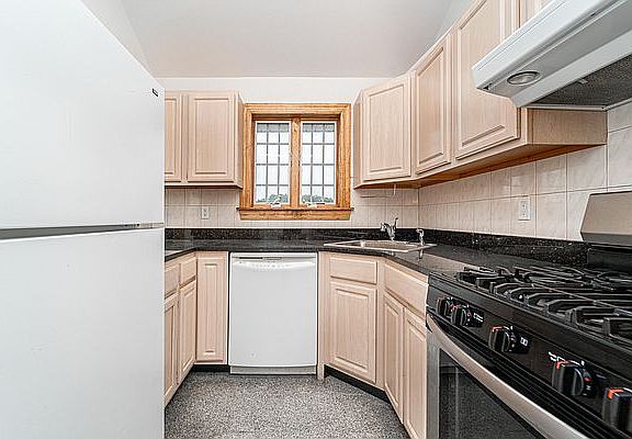2nd image of 19-31 77th St #3T