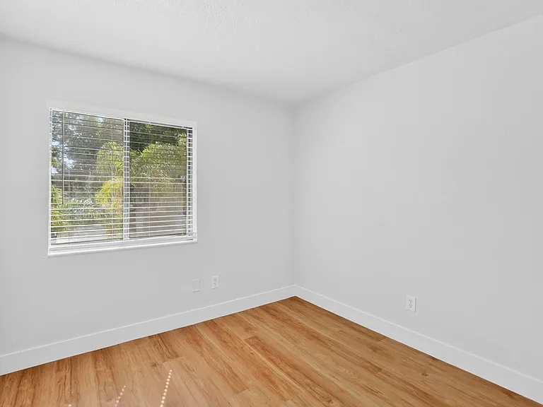 Southern Villas — Photo 37