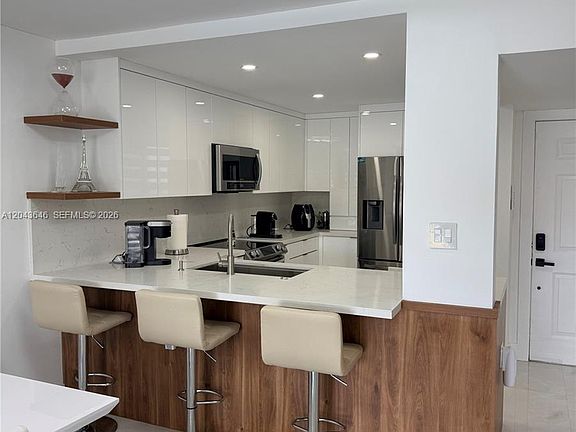 5th image of 601 SW 113th Way #601