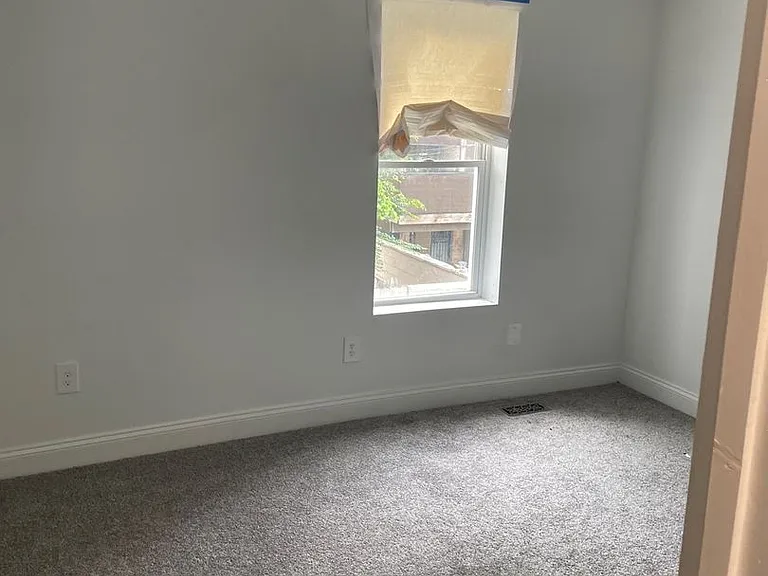 612 N Glover St — Photo 16