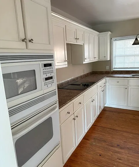 410 Park Ave — Photo 18