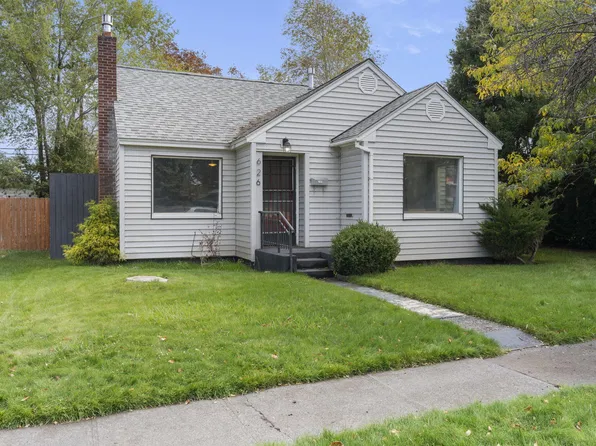 626 SW 11th St, Redmond, OR 97756