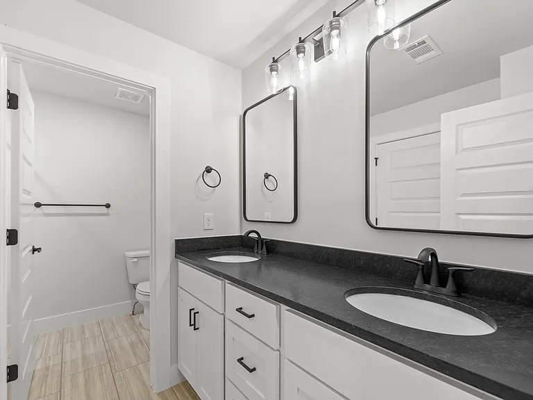 1110 Montieri Dr — Photo 14