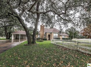 182 Gilbert Mueller Rd, Yoakum, TX 77995