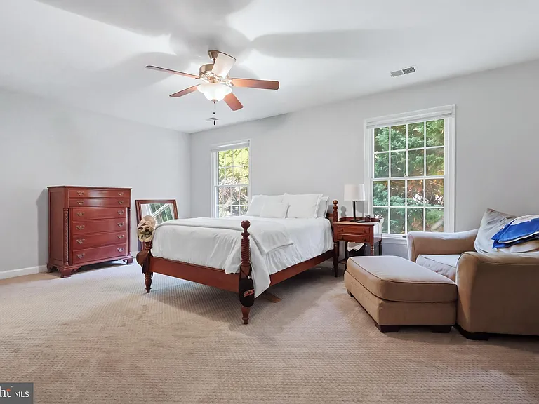 900 Hickory Cir — Photo 34