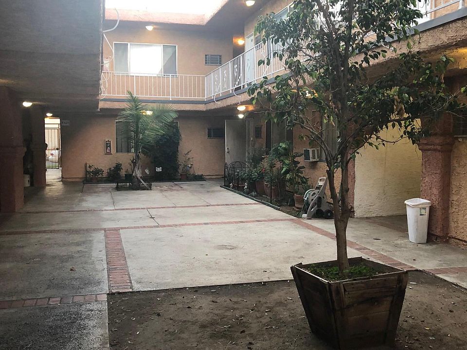 2nd image of 13354 Vanowen St APT 208