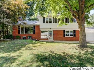 2130 Greenbriar Rd, Leland Grove, IL 62704