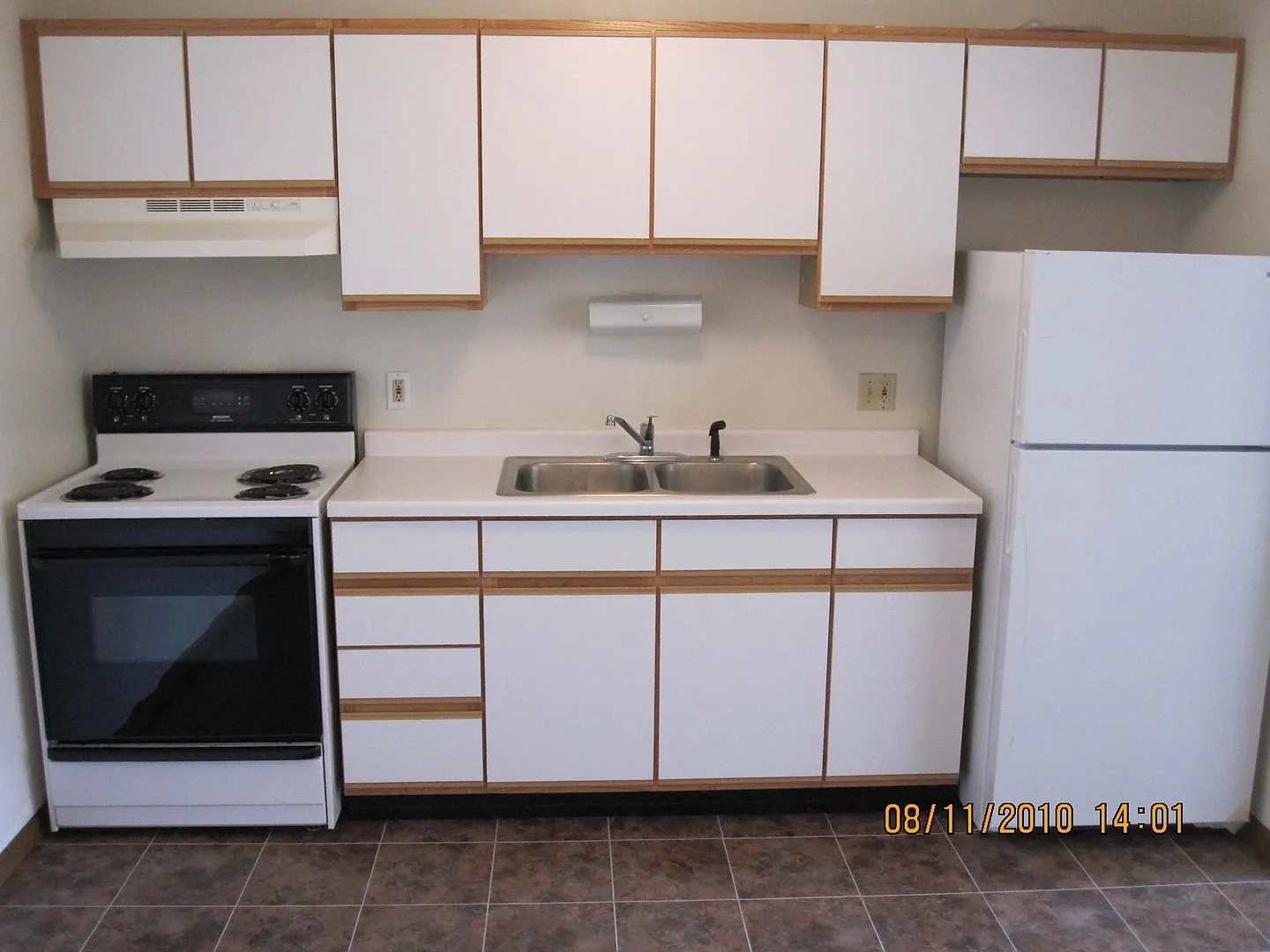 Oakridge Darien Apartments — Photo 2