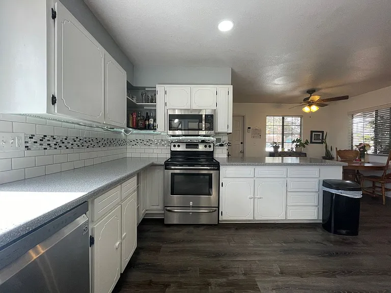 2046 Piccadilly Ln — Photo 27