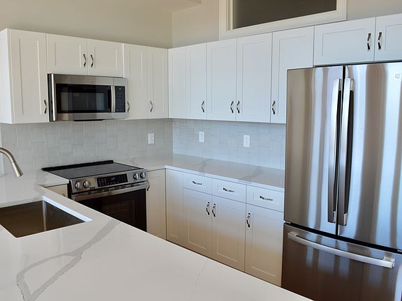 4th image of 122 Goldsboro St SW #201/301
