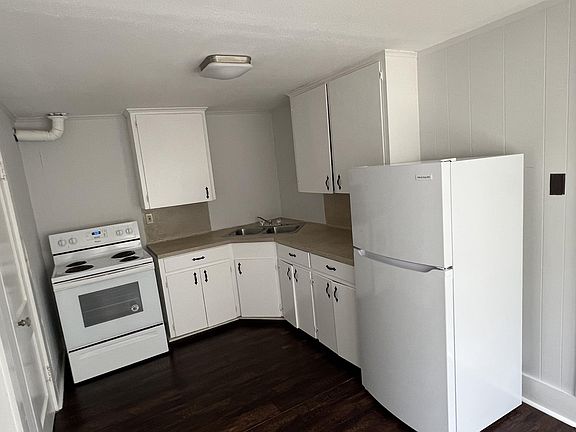 4th image of 1506 N De Leon St #C