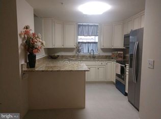 100 Aura Rd APT 104, Clayton, NJ 08312