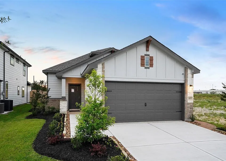 1023 Bluebonnet Trl