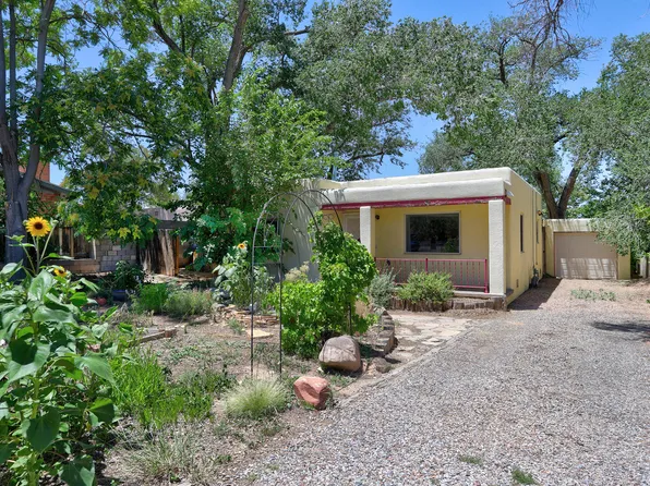 605 Vassar Dr SE, Albuquerque, NM 87106