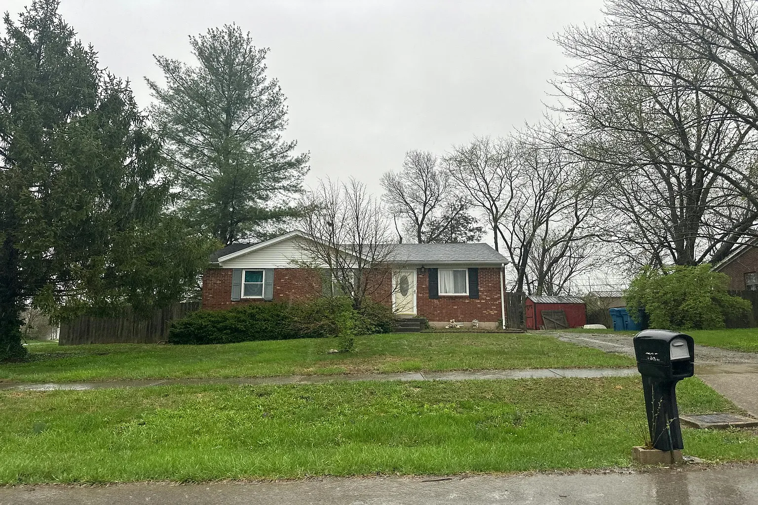 1101 Heatherbourne Dr photo 1