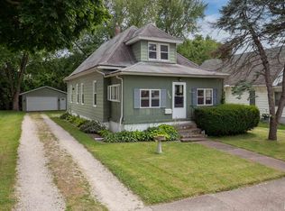 720 4th Ave, Silvis, IL 61282