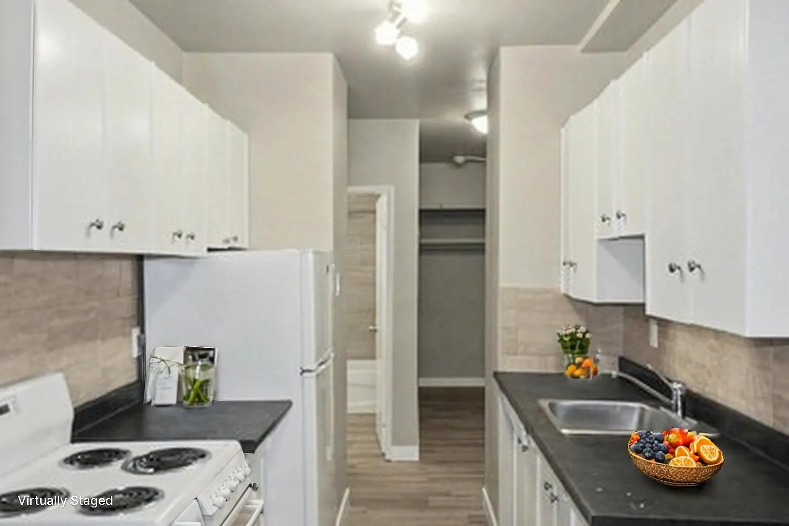 Villa Apartments — Photo 1