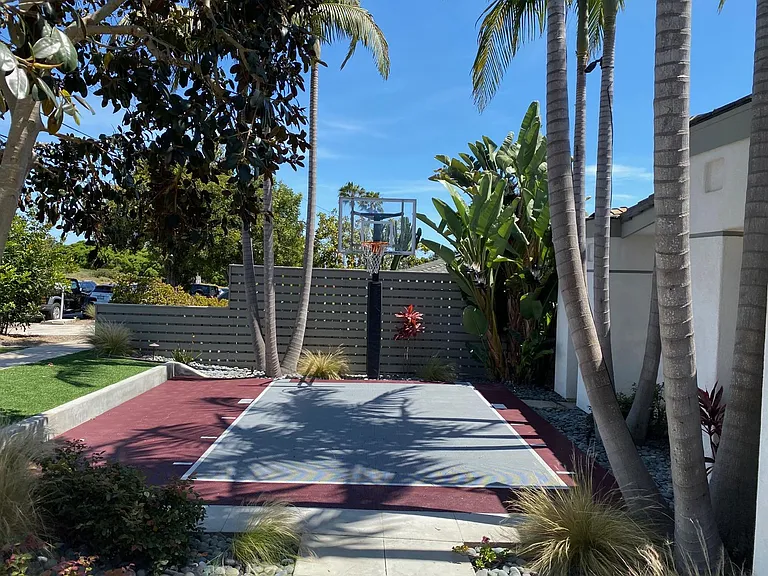 5220 Soledad Rd — Photo 2
