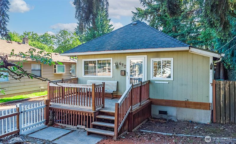 2nd image of 622 2nd Avenue S