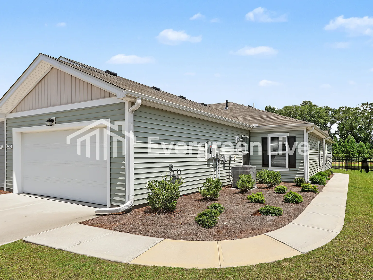 4 bed, 2.0 bath, 1597 sqft, $1,745 — Photo 1