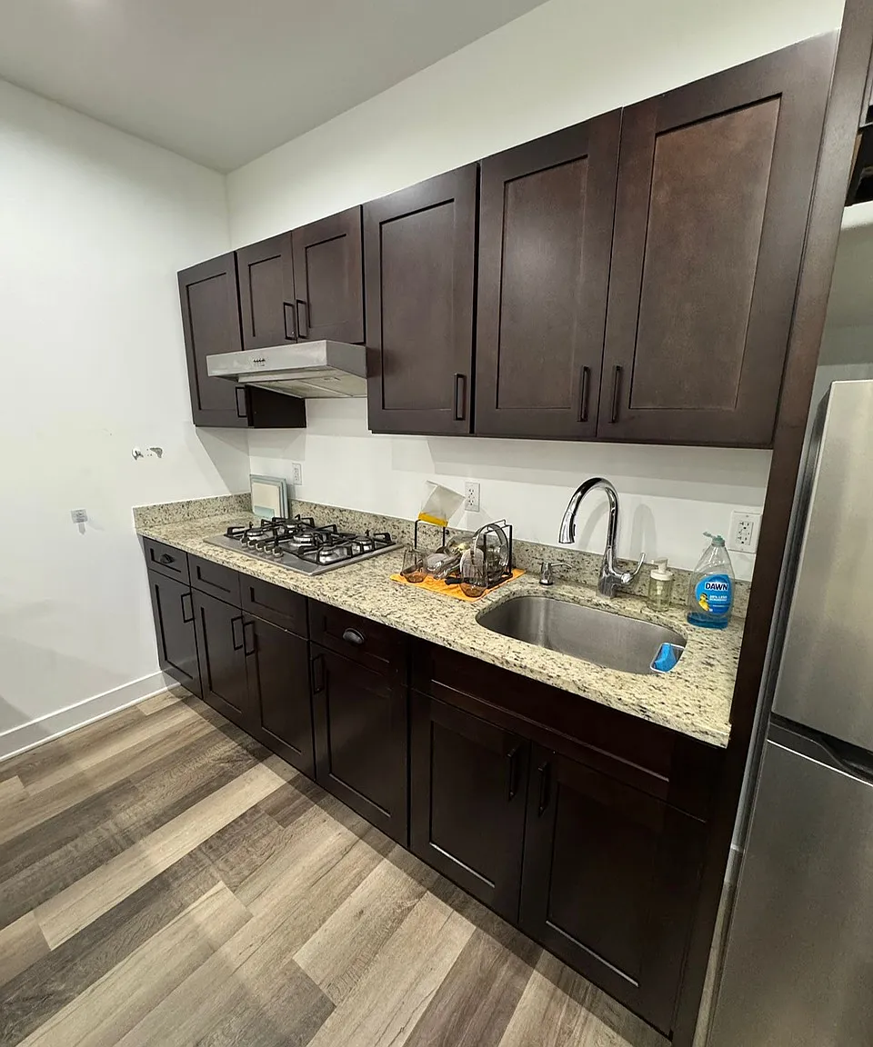 3224 W Oxford St — Photo 2