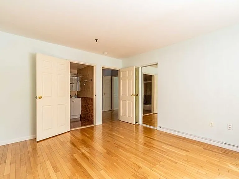 10 Palisade Ave #2C — Photo 15