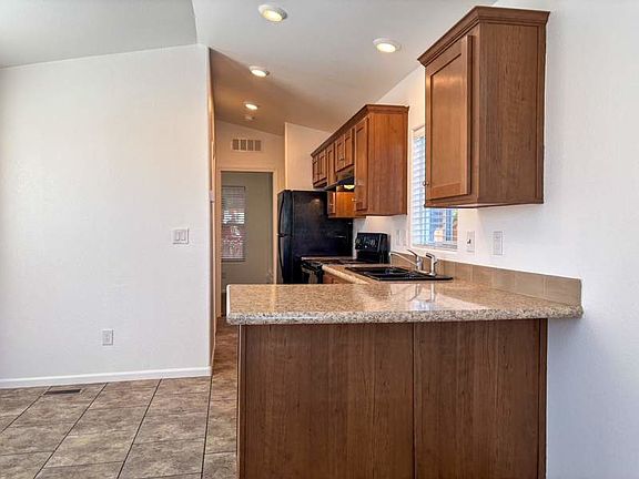 4th image of 38 W Prince Rd Unit 11