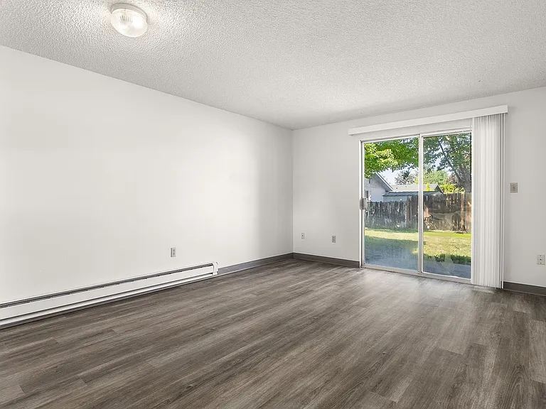 Grandview Apartments — Photo 5