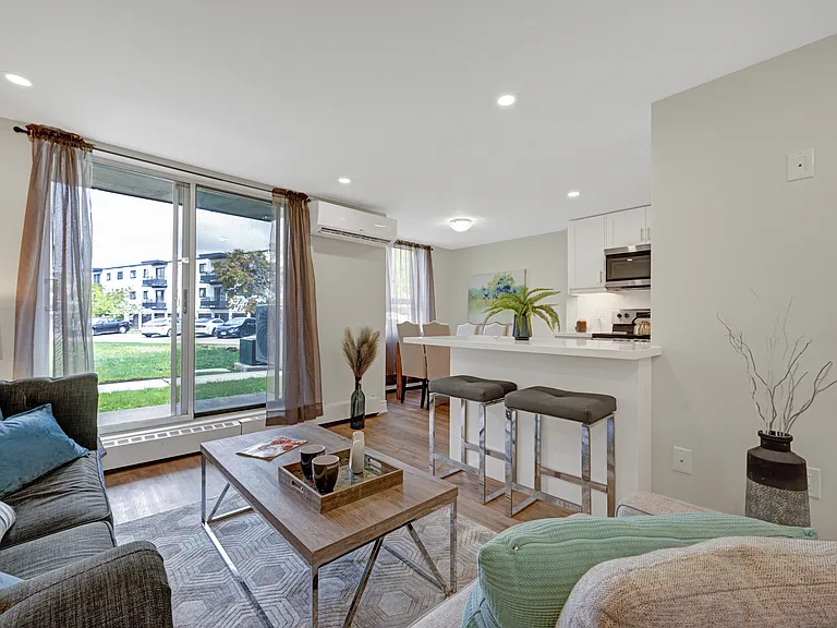 622 Upper Wentworth St #207 — Photo 4